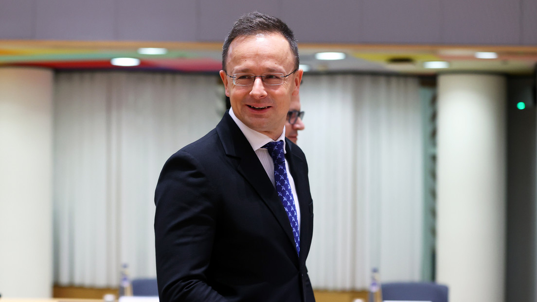 Ministro de Exteriores de Hungría: El Parlamento Europeo es «una de las organizaciones más corruptas del mundo»