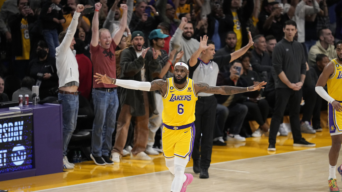 LeBron James es ahora el máximo anotador de la historia de la NBA