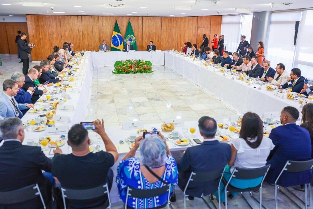 Lula sobre privatización de Eletrobras: se trata de algo irracional y maquiavélico que no podemos aceptar