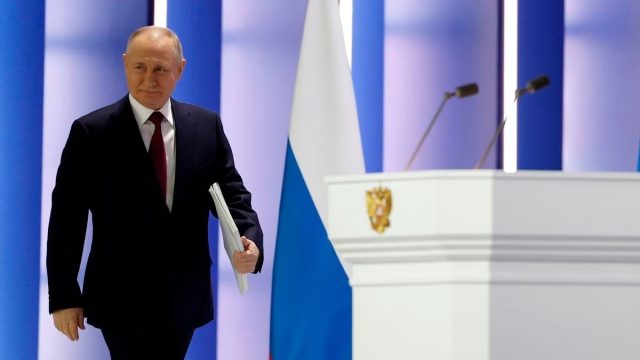 Presidente de Rusia suspende acuerdo con EU para control de armas nucleares