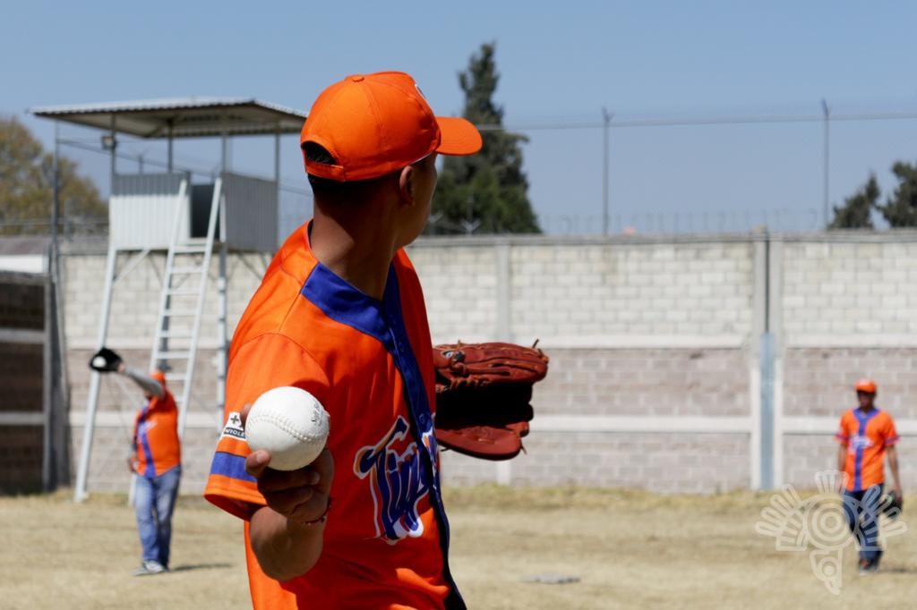 Programa de béisbol llega a correccional de menores en Puebla