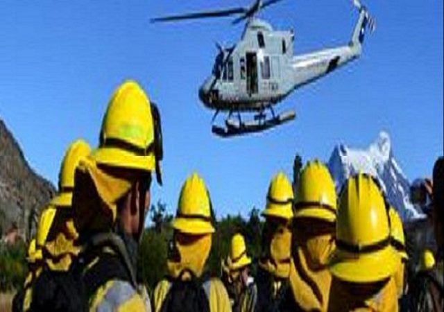 La crucial ayuda internacional que socorre a Chile de los mega incendios forestales