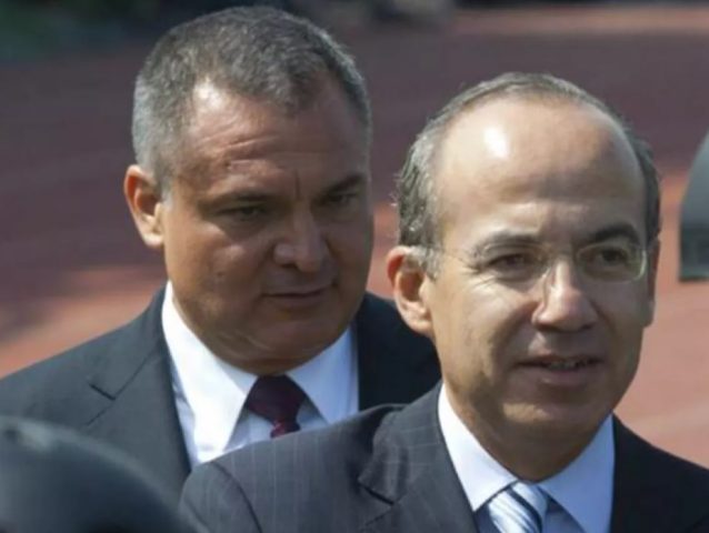 Involucran a Felipe Calderón en instrucción de proteger a «El Chapo»