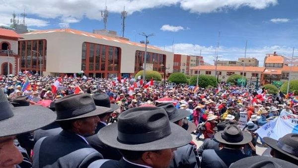 Aymaras alertan que se desencadenará una “guerra civil” si Dina Boluarte envía más militares a Puno: «No nos vamos a cansar, la huelga continúa. Para nosotros no hay diálogo»