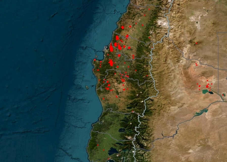 Chile: La imagen de la NASA que muestra los casi 40 focos simultáneos de incendios forestales en el sur