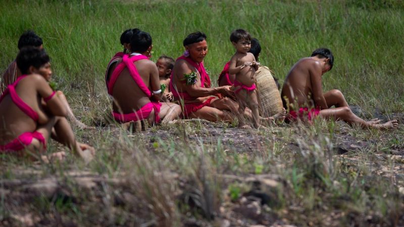 Brasil: 30 niñas yanomamis quedaron embarazadas tras ser violadas por mineros ilegales NOTIGUARO Brasil: denuncian que mineros ilegales violaron y embarazaron a unas 30 niñas yanomamis