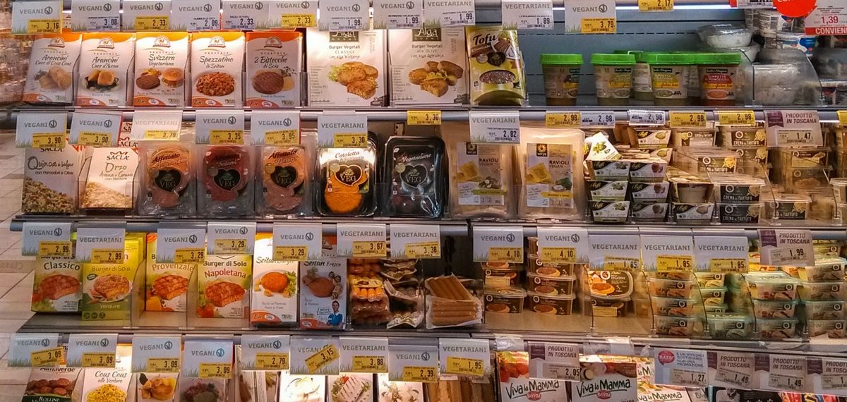 Chile es el país con más productos veganos certificados en supermercados, según estudio de Fundación Vegetarianos Hoy