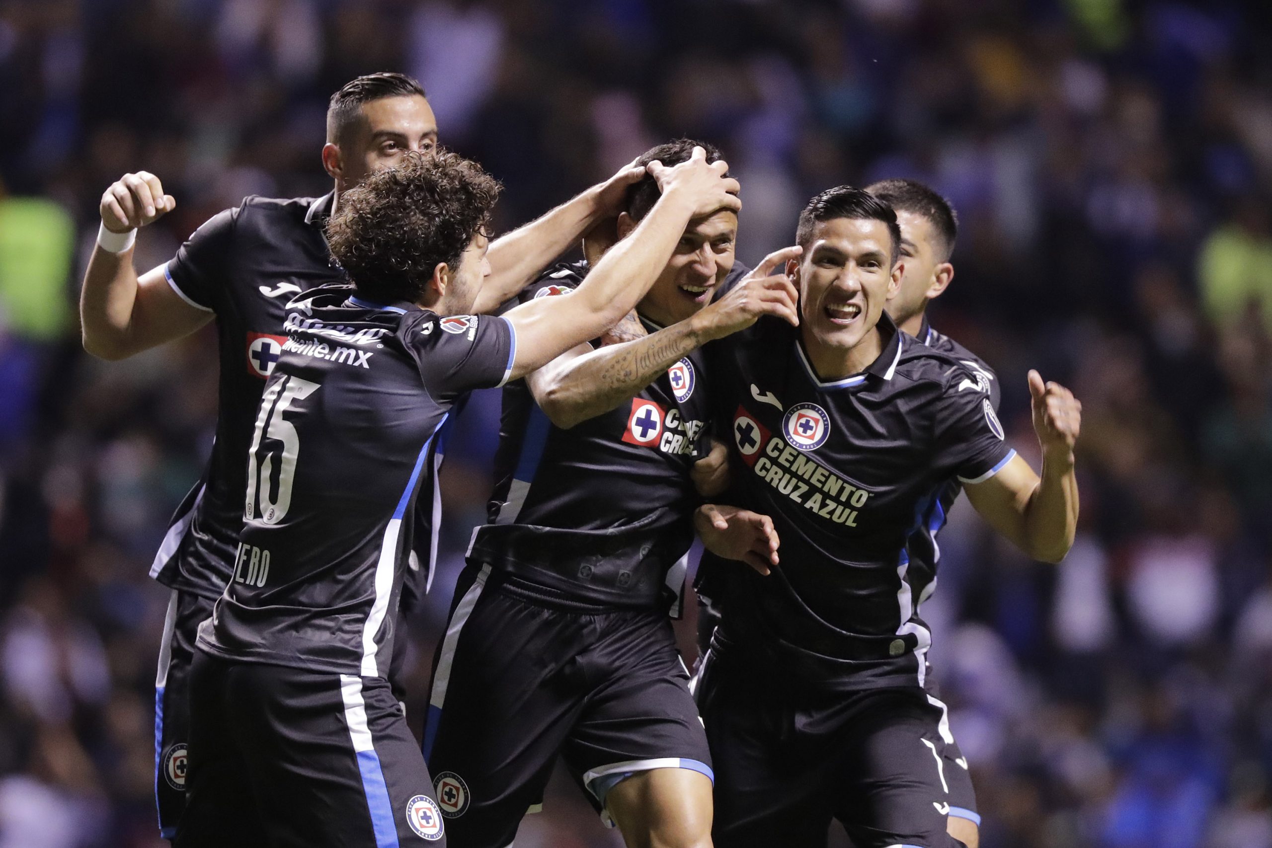 Cruz Azul golea 3-1 al Puebla; su primera victoria del Clausura