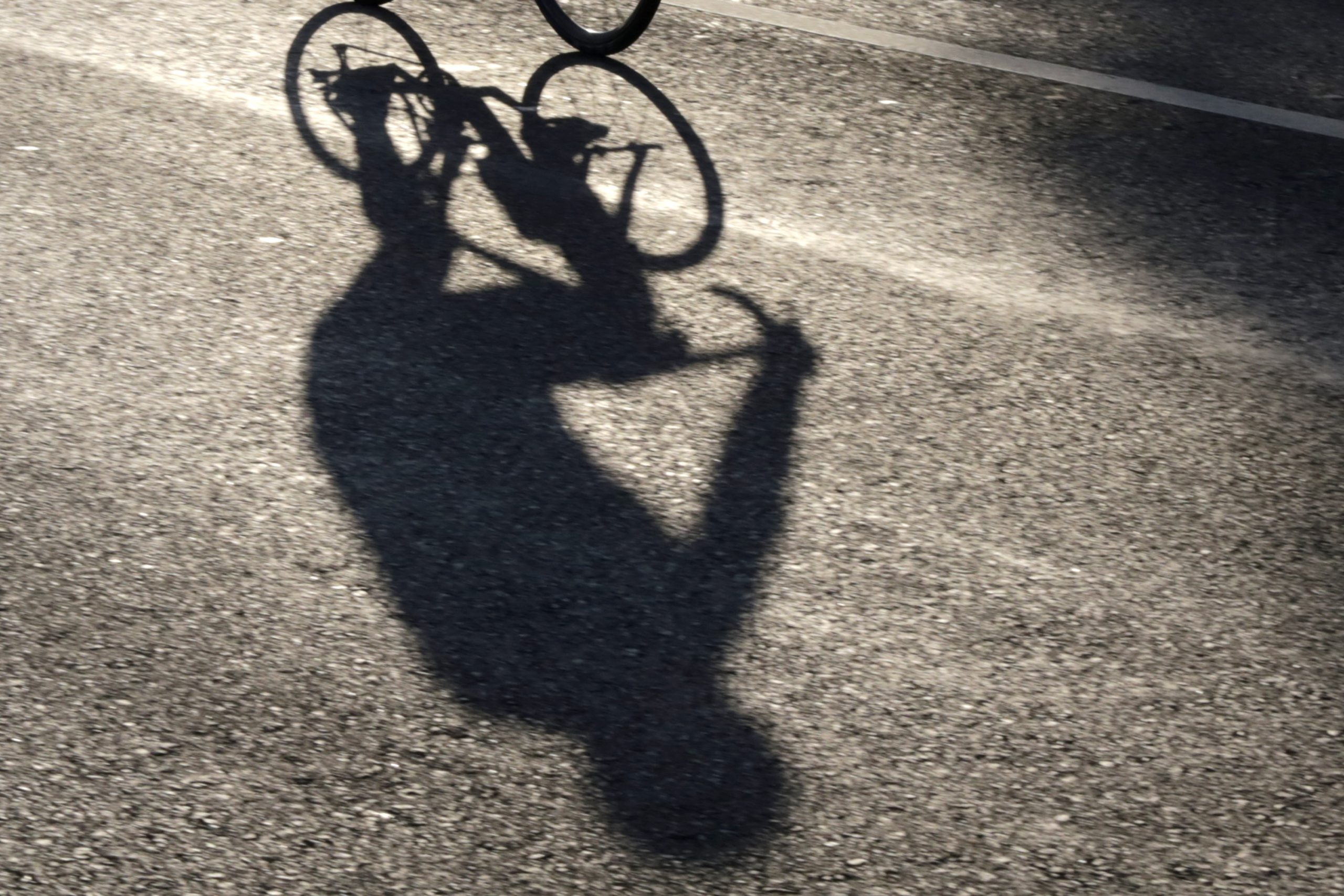 Juzgado de Santiago ordena a municipio de Estación Central indemnizar a ciclista que sufrió caída por falta de mantención de ciclovía