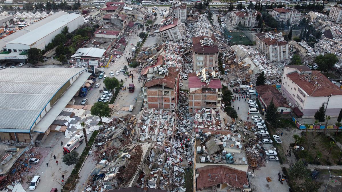 Imágenes satelitales muestran el antes y después del terremoto en Turquía