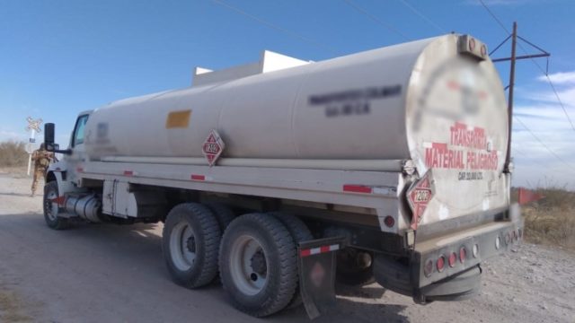 Guardia Nacional asegura cinco tractocamiones; recupera 236 mil litros de hidrocarburo
