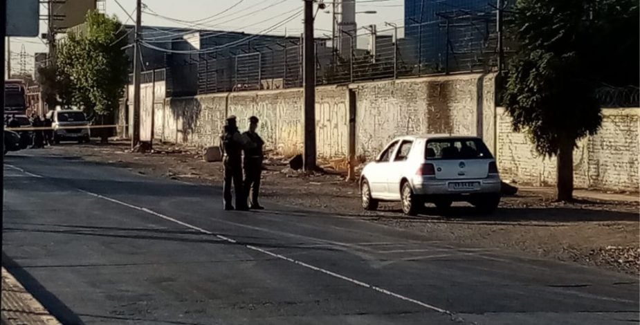 Macabro hallazgo en Quinta Normal: Vecinos encontraron mano humana sobre el parabrisas de un auto abandonado