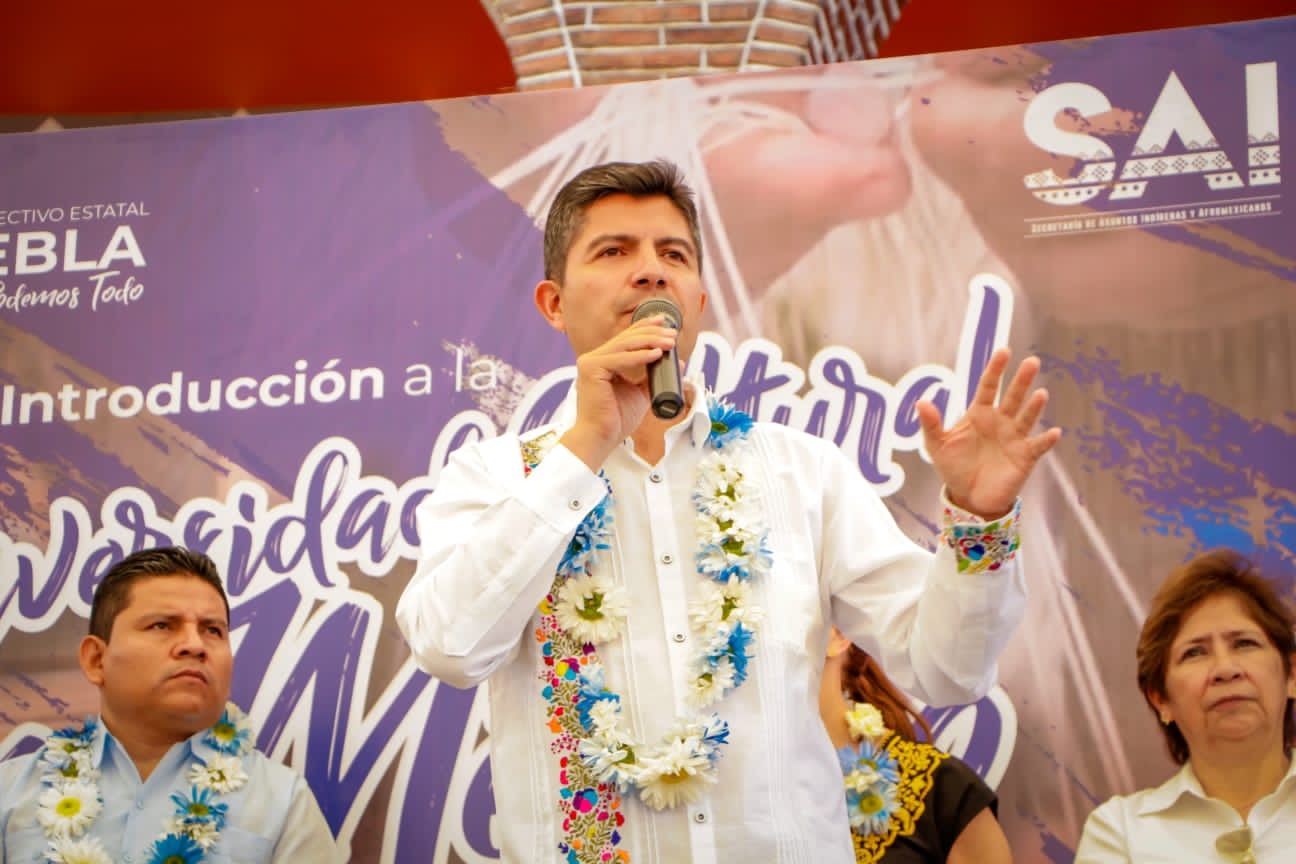 Eduardo Rivera continúa recorriendo Puebla sin confirmar aspiraciones políticas
