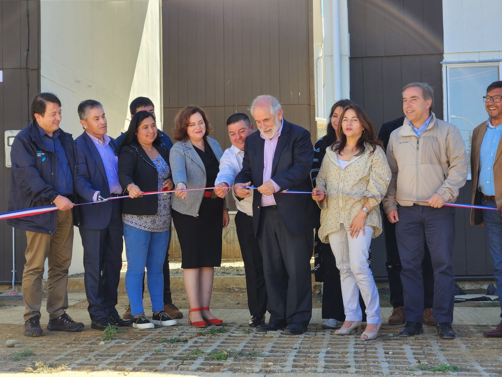 Familias de Curanilahue recibieron las llaves de su nuevo hogar