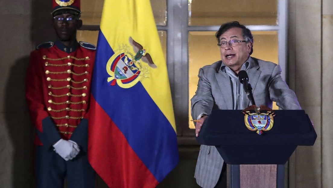 Petro anuncia posibilidad de ampliar el acuerdo de paz con las FARC