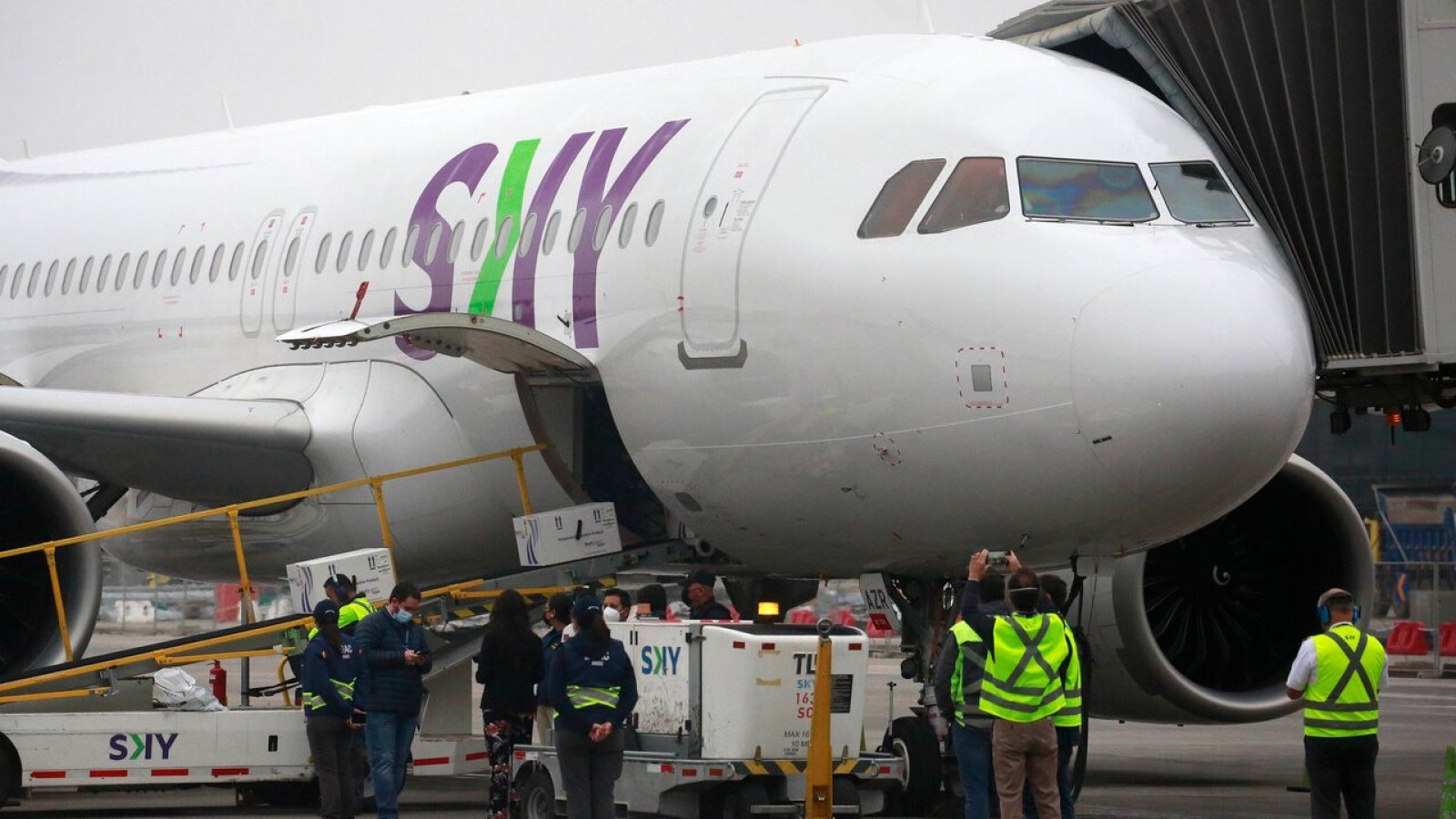Sindicato de Sky Airline acusó despidos masivos por tercerización de labores en la empresa