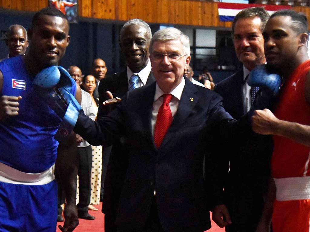 Finaliza visita a Cuba presidente del Comité Olímpico Internacional