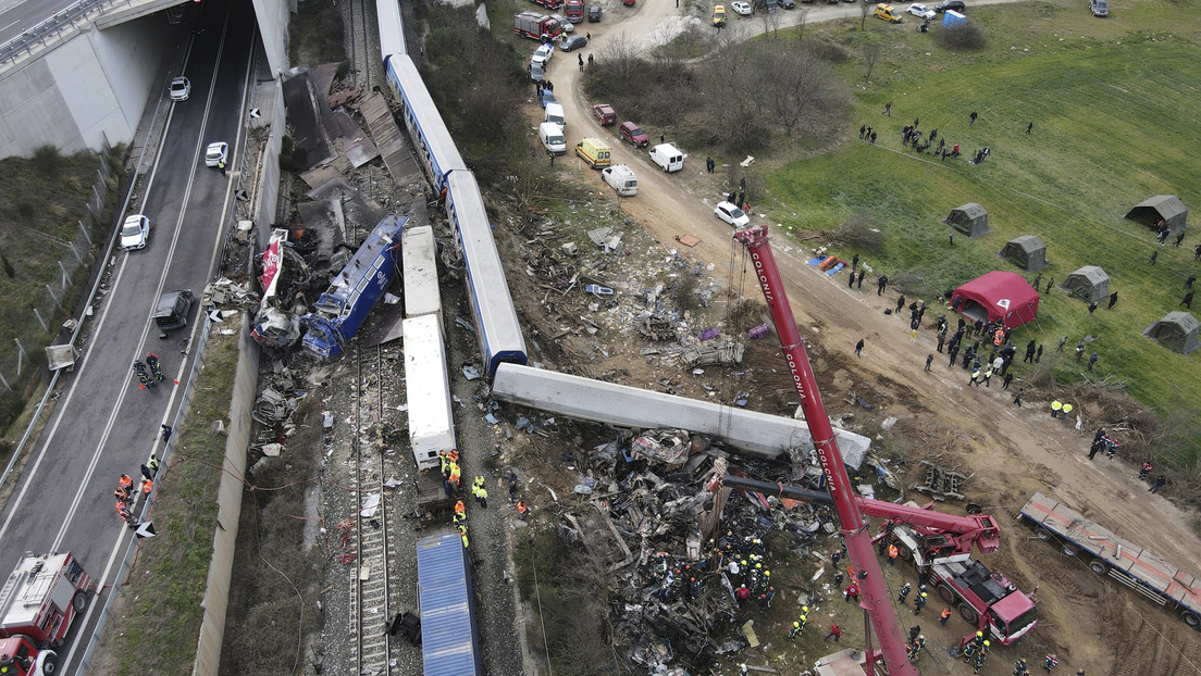 Primer ministro de Grecia informa que la colisión de los trenes fue por un «trágico error humano»