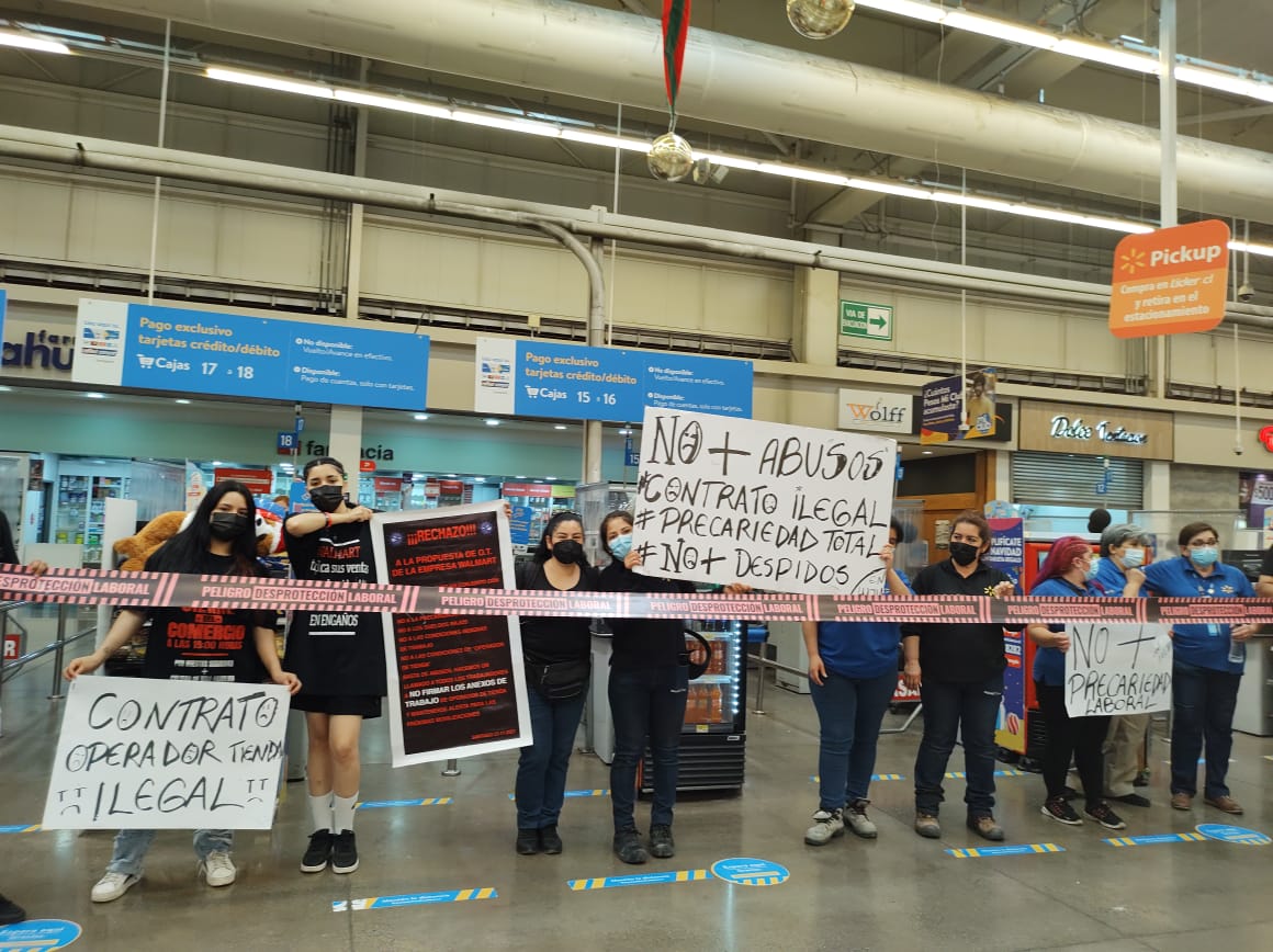 «Es un hecho totalmente ilegal»: Trabajadores de Walmart denuncian las malas condiciones laborales al interior de la empresa