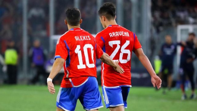 Debut de Aravena emocionó en las redes por un recuerdo junto a Alexis Sánchez