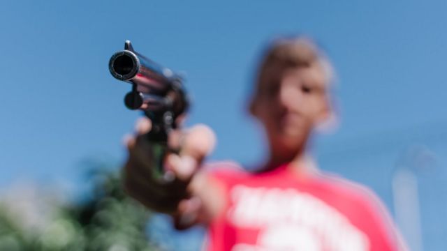 Niños y adolescentes en EE. UU. tienen más probabilidades de morir por armas de fuego que cualquier otra cosa