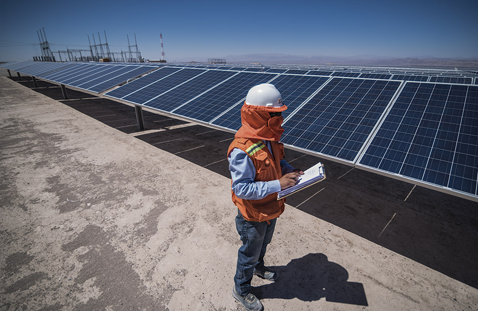 Proyecto que aumenta participación de energías renovables en la matriz energética nacional avanzó en el Congreso