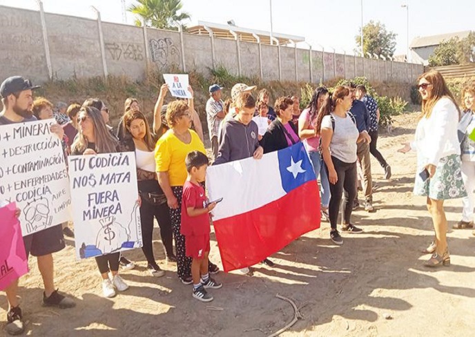 Más de 500 estudiantes de Liceo de Maipú sin clases por contaminación minera en el sector Rinconada