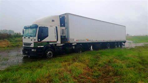 Imprudente camionero choca intencionalmente contra bus del sistema RED con pasajeros en Ruta 5