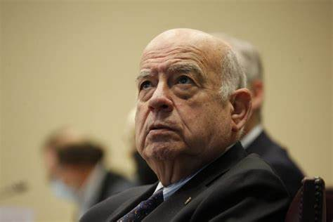 José Miguel Insulza carga contra Boric y el perro «Matapacos», pero le recuerdan que trajo al dictador Pinochet desde Londres