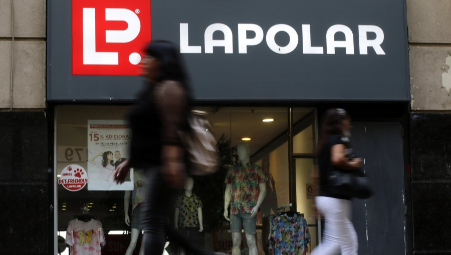 La Polar y ropa falsa: Querellas en contra de la cadena desde Aduanas y nuevas denuncias de clientes