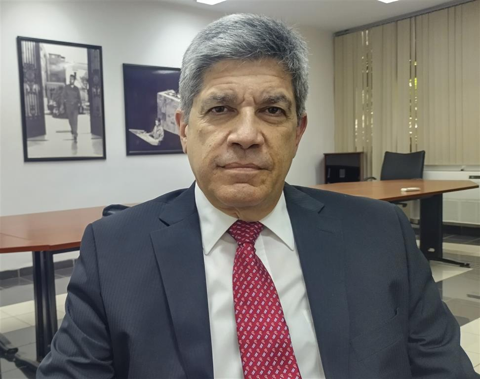 Fernández de Cossío acusa a EE.UU. de mantener estímulo a emigración irregular desde Cuba