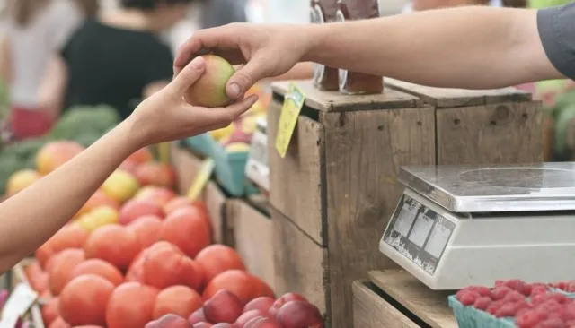 Alza histórica: Argentina registró en febrero la inflación interanual más alta desde 1991 al superar el 100 %