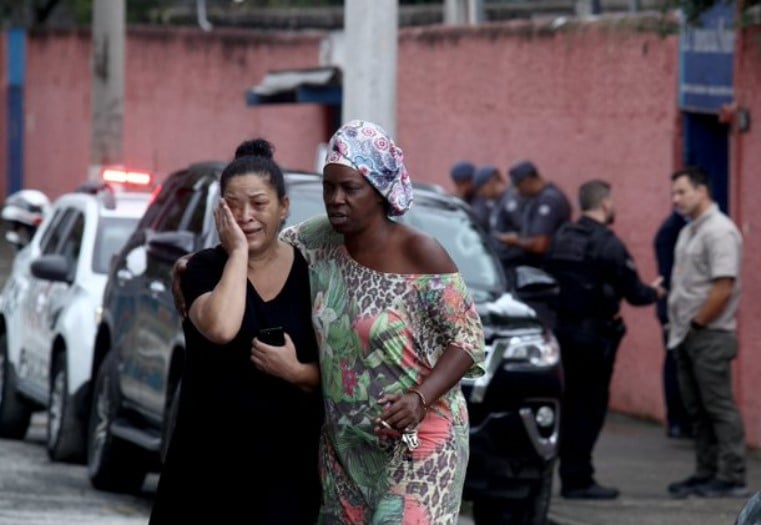 Detienen a un alumno tras matar con cuchillo a maestra en Brasil