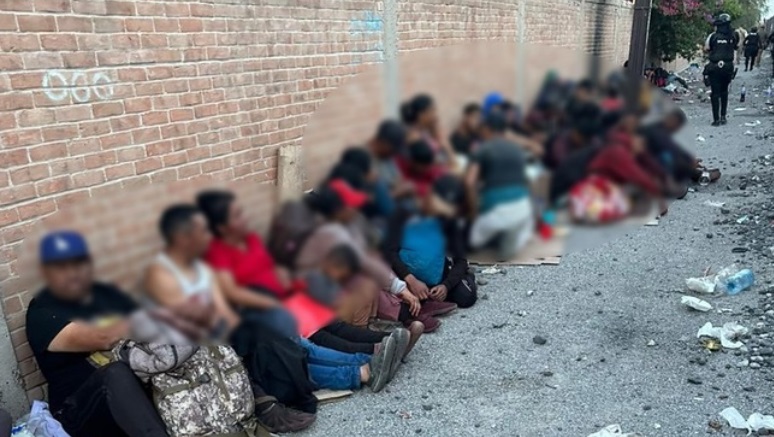 Detienen a 61 migrantes en instalaciones de ferrocarriles en Coahuila