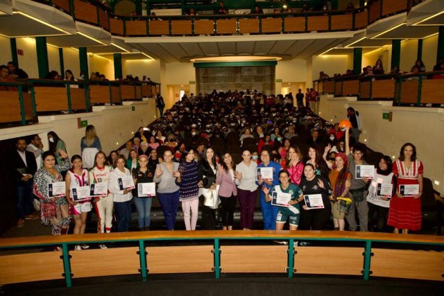 Reconocen a 14 mujeres en Puebla por romper estereotipos de género
