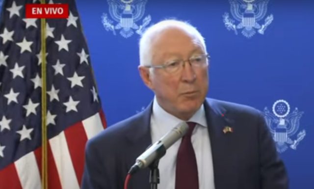 Fuerzas estadounidenses en México no solucionarán problema del narcotráfico: Ken Salazar