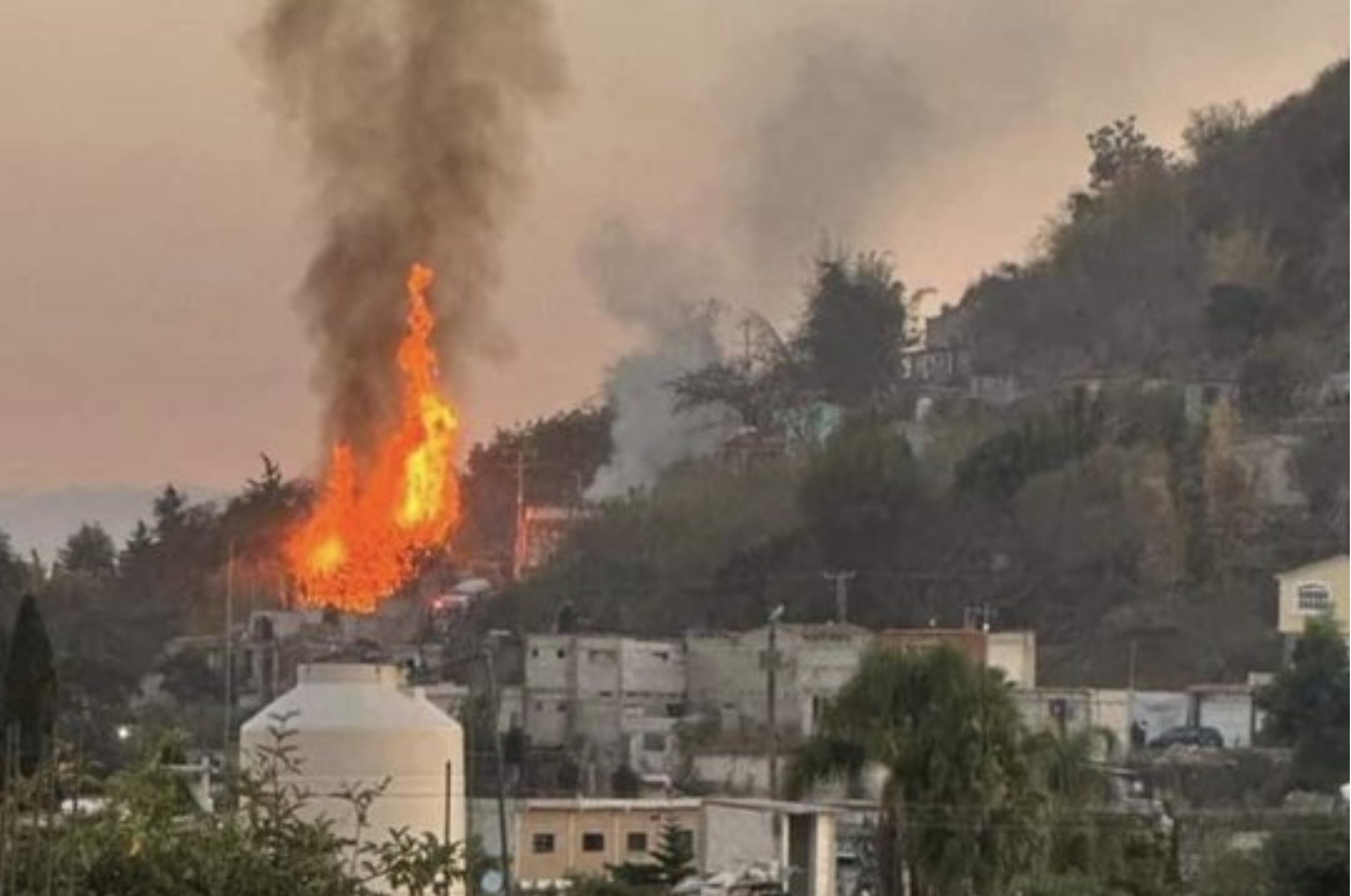 Reportan muertos y heridos por explosión de polvorín en Morelos