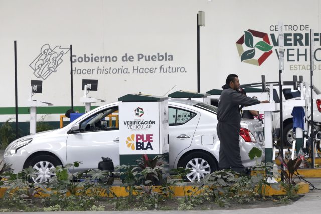 Verificentros en Puebla: dan 13 de las 17 concesiones pendientes