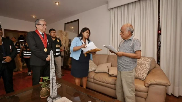 Fiscalía de Perú allana la casa del ex primer ministro en la investigación por el golpe de Estado