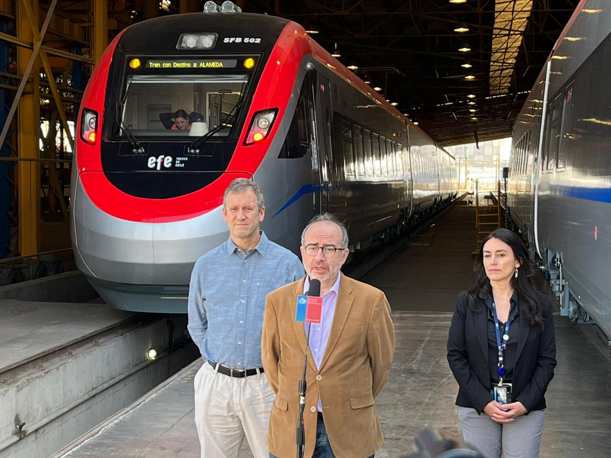 Son los más modernos de Sudamérica: Gobierno presentó dos nuevos trenes