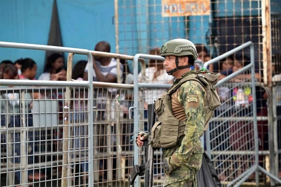 Hallan 6 presos ahorcados en cárcel de Guayaquil en Ecuador
