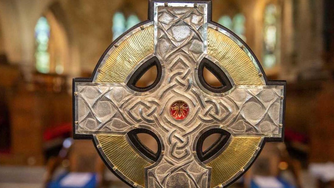 Papa Francisco dona al rey Carlos III fragmentos de la cruz de Cristo para su coronación