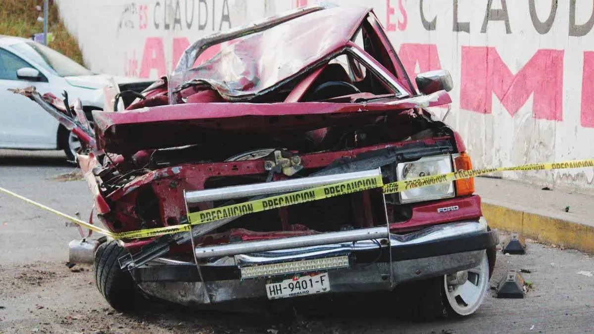 Cae camioneta y muere una persona en la autopista México-Puebla