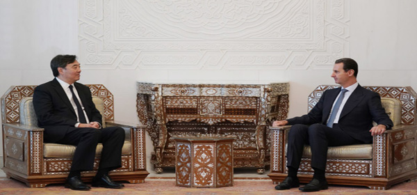 Presidente sirio se suma a llamados para ‘liberarse’ del dólar estadounidense