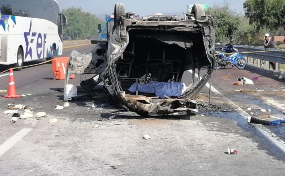 Mueren dos personas calcinadas en accidente en la México-Puebla