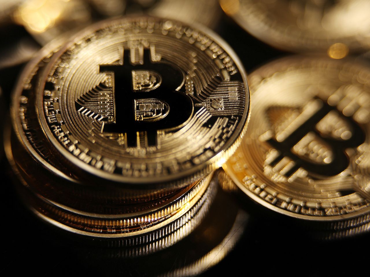 Bitcoin supera los 30.000 dólares por primera vez en casi un año