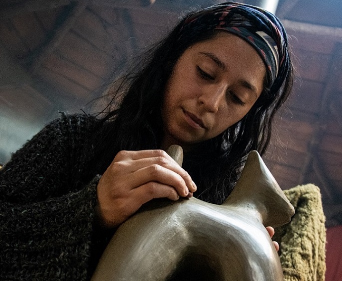 En Villarrica crean esculturas cerámicas de animales silvestres para incentivar el resguardo del bosque nativo