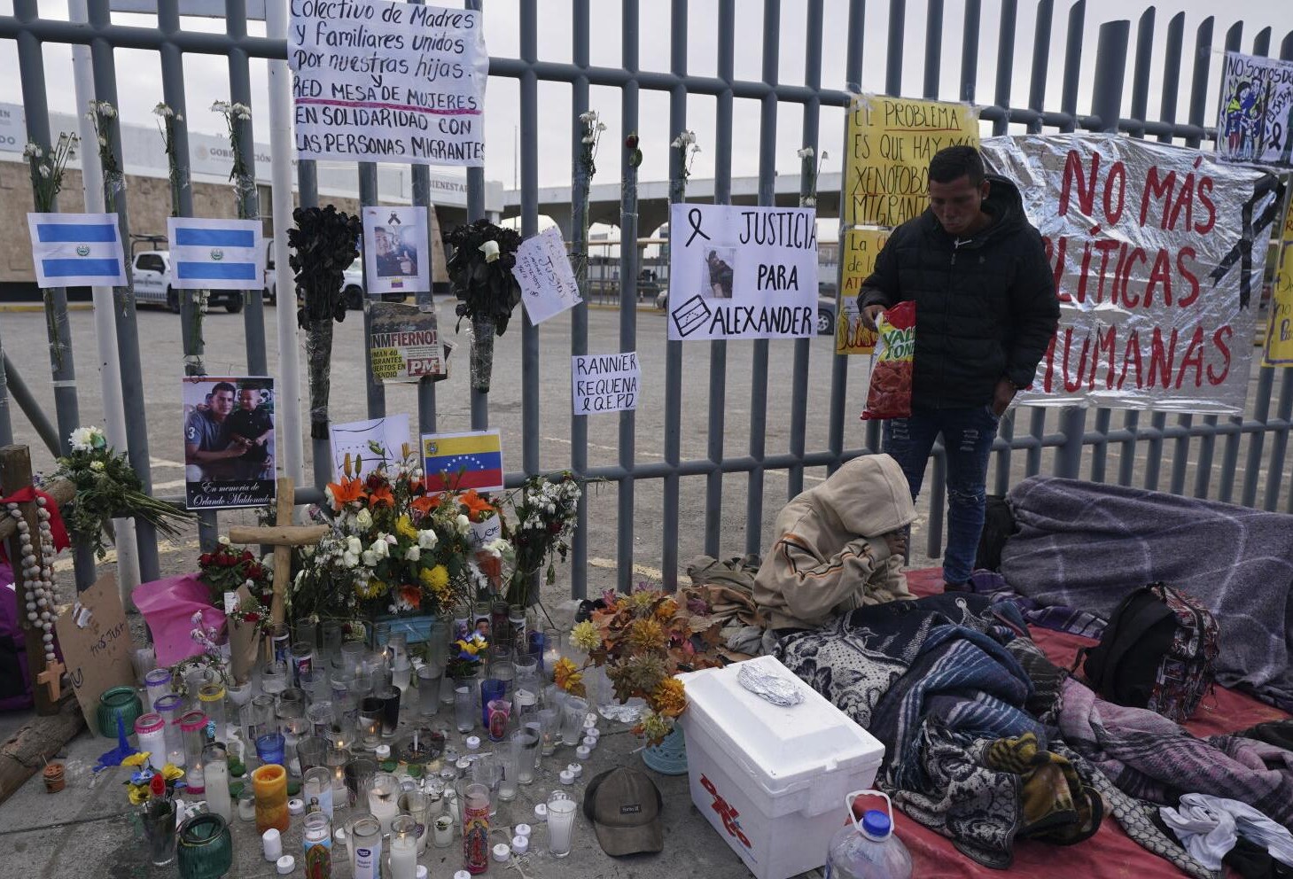 Comienza repatriación de migrantes muertos en incendio de Ciudad Juárez
