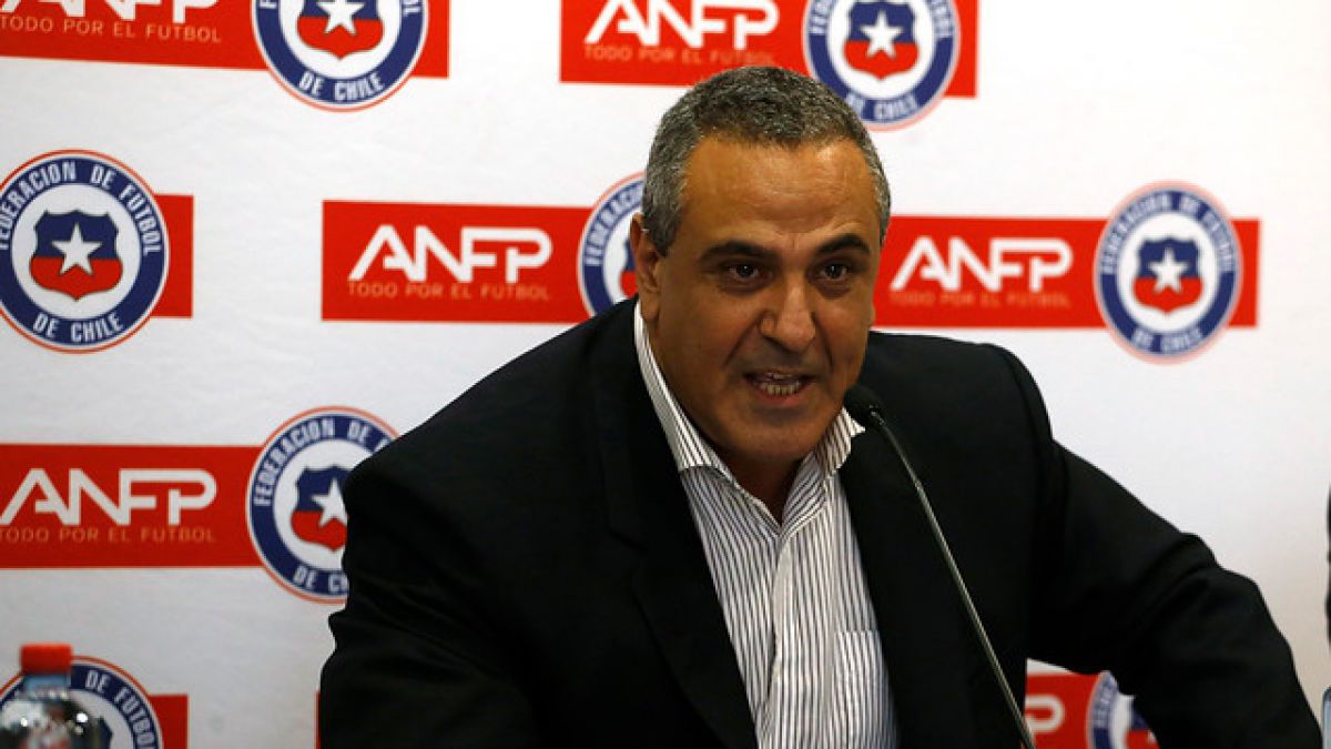 Hinchas reprochan gestión de Pablo Milad y exigen su renuncia de la ANFP