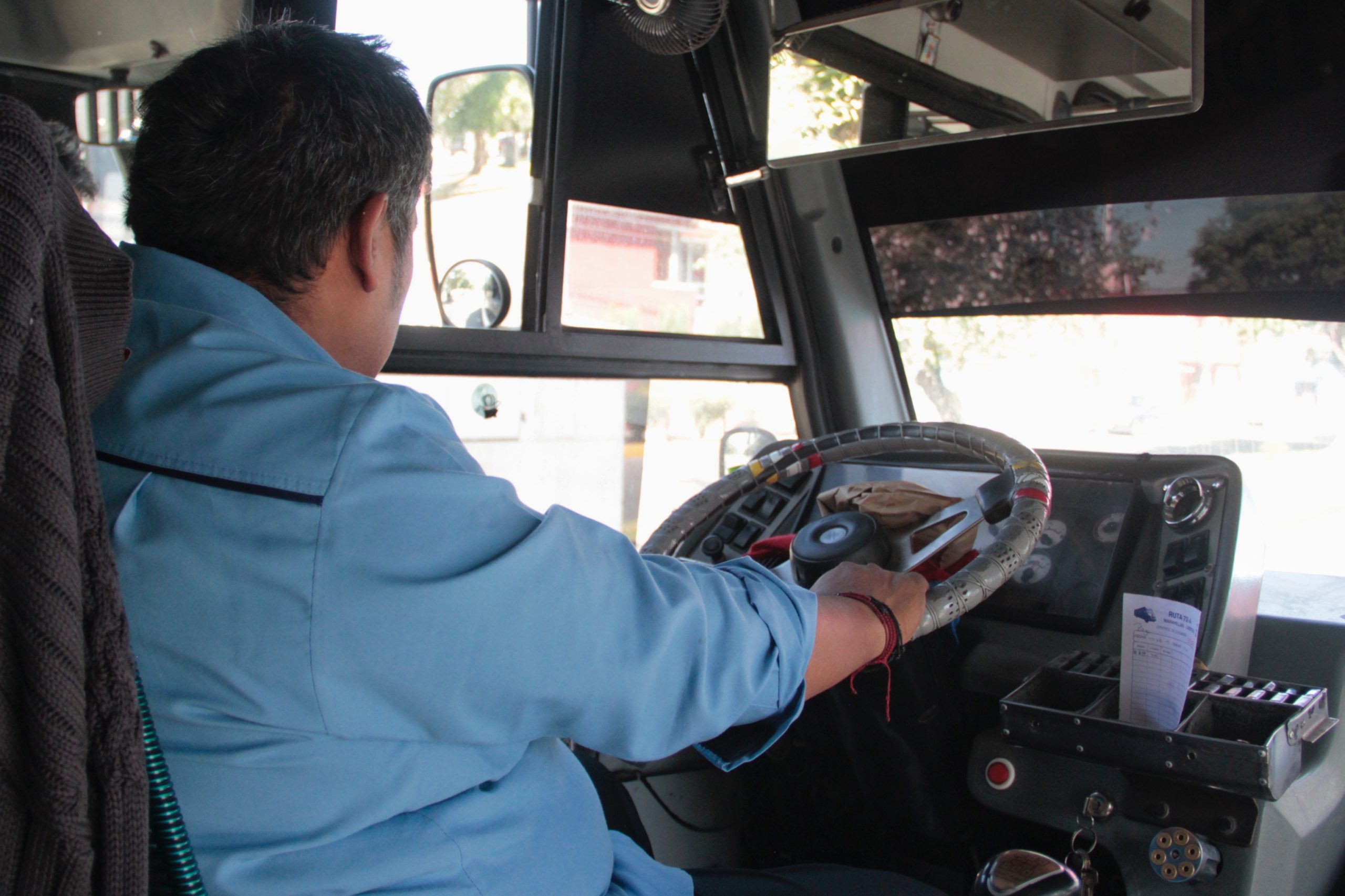 Piden reducir costo de licencias para operadores de transporte público